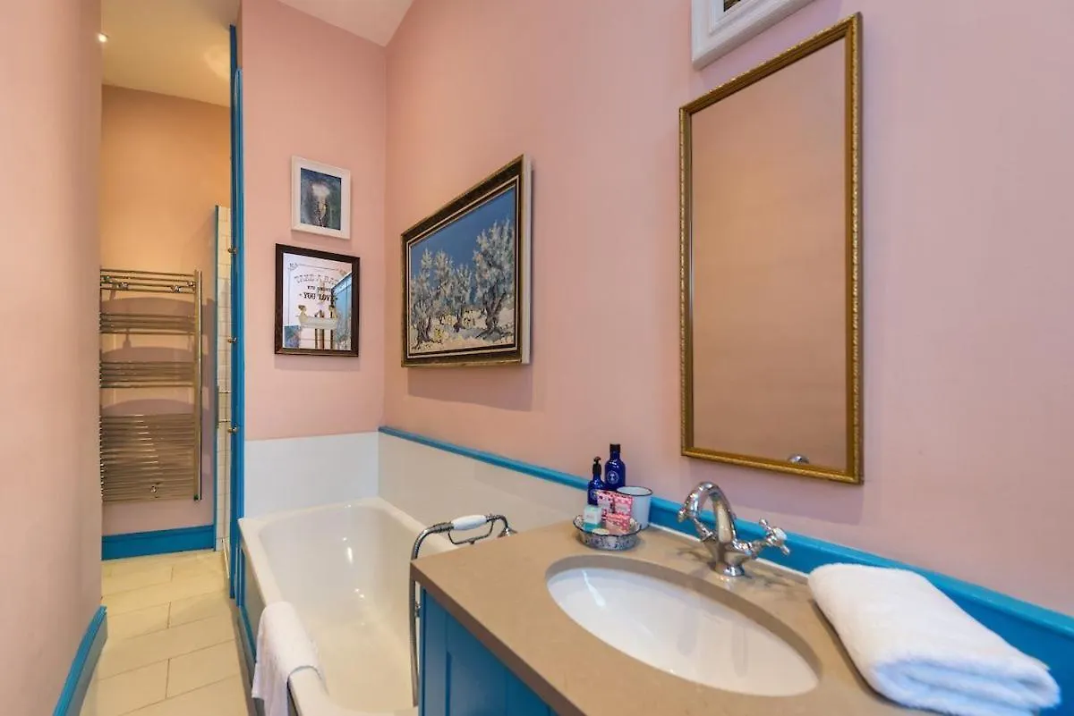 Huntly Street Villa Edinburgh
